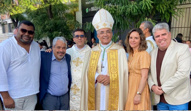 Fé e devoção: deputado Fabrício participa da Festa de Nossa Senhora das Vitórias