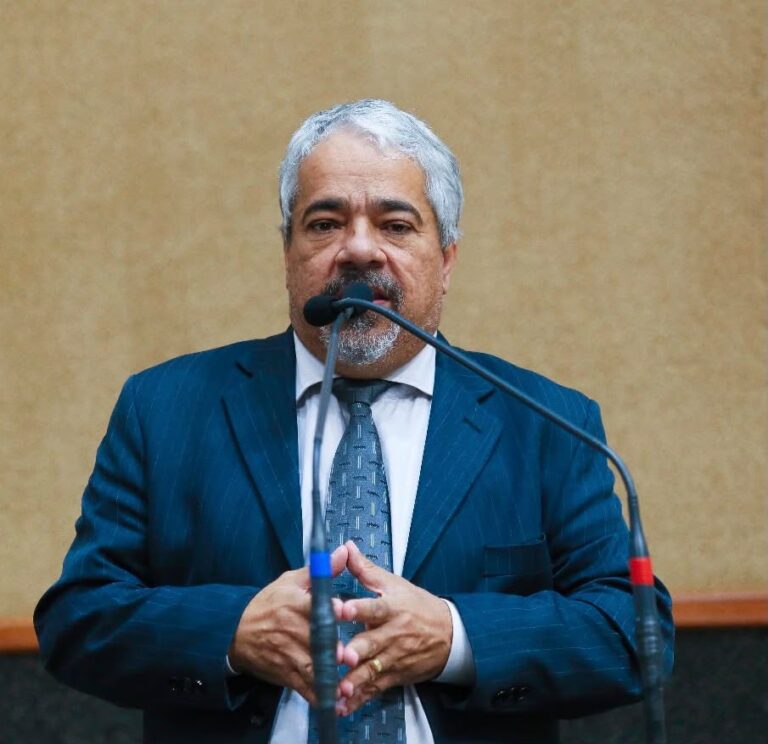 Deputado Fabrício destaca transporte gratuito na Bahia e orienta eleitores sobre o 2º turno das eleições